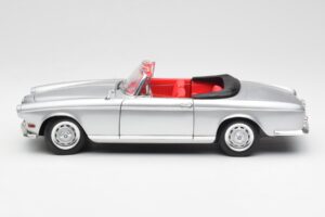 BMW 503 Silver Revell 1:18 18787 Metall — bild 4 av 8