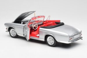 BMW 503 Silver Revell 1:18 18787 Metall — bild 5 av 8