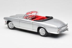 BMW 503 Silver Revell 1:18 18787 Metall — bild 7 av 8