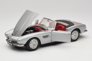 BMW 507 Cabriolet Silver Revell 1:18 8829 Metall — bild 2 av 8