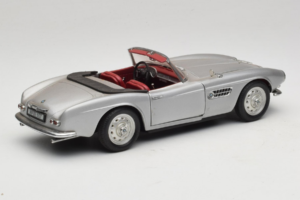 BMW 507 Cabriolet Silver Revell 1:18 8829 Metall — bild 3 av 8