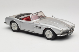 BMW 507 Cabriolet Silver Revell 1:18 8829 Metall — bild 6 av 8