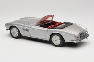 BMW 507 Cabriolet Silver Revell 1:18 8829 Metall — bild 7 av 8