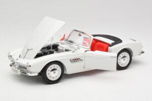 BMW 507 Touring Sport Feather White Revell 1:18 8810 Metall — bild 2 av 8