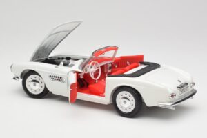 BMW 507 Touring Sport Feather White Revell 1:18 8810 Metall — bild 5 av 8