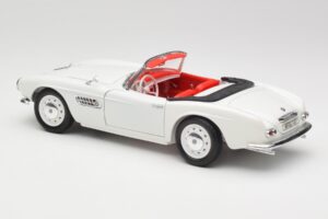 BMW 507 Touring Sport Feather White Revell 1:18 8810 Metall — bild 7 av 8