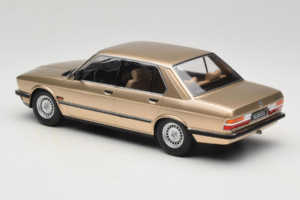 BMW 520i E28 Gold Metallic IXO 1:18 18CMC184 Metall — bild 5 av 6