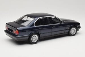 BMW 535i E34 Blue Metallic Minichamps 1:18 100024004 Metall — bild 3 av 8