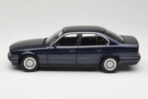 BMW 535i E34 Blue Metallic Minichamps 1:18 100024004 Metall — bild 4 av 8