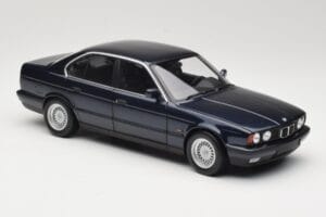 BMW 535i E34 Blue Metallic Minichamps 1:18 100024004 Metall — bild 6 av 8