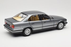 BMW 535i E34 Grå Metallic Minichamps 1:18 100024008 Metall — bild 3 av 8