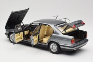 BMW 535i E34 Grå Metallic Minichamps 1:18 100024008 Metall — bild 5 av 8