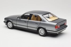 BMW 535i E34 Grå Metallic Minichamps 1:18 100024008 Metall — bild 7 av 8