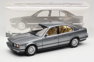 BMW 535i E34 Grå Metallic Minichamps 1:18 100024008 Metall — bild 8 av 8
