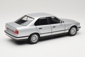 BMW 535i E34 Silver Minichamps 1:18 100024005 Metall — bild 3 av 8