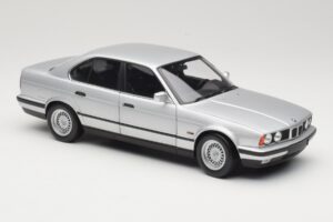 BMW 535i E34 Silver Minichamps 1:18 100024005 Metall — bild 6 av 8