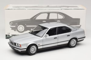BMW 535i E34 Silver Minichamps 1:18 100024005 Metall — bild 8 av 8