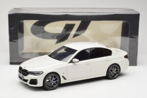 BMW 545e xDrive M-Sport G30 Vit GT Spirit 1:18 GT496 Resin — bild 6 av 6