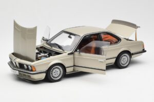 BMW 635 CSi E24 Bronzit Beige Metallic AUTOart 1:18 70523 Metall — bild 2 av 8