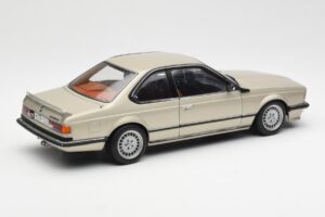 BMW 635 CSi E24 Bronzit Beige Metallic AUTOart 1:18 70523 Metall — bild 3 av 8