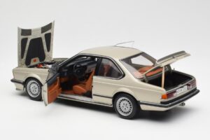 BMW 635 CSi E24 Bronzit Beige Metallic AUTOart 1:18 70523 Metall — bild 5 av 8