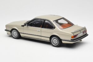BMW 635 CSi E24 Bronzit Beige Metallic AUTOart 1:18 70523 Metall — bild 7 av 8