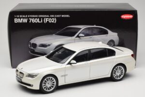 BMW 7 Series F02 760Li Brilliant White Kyosho 1:18 08783BRW Metall — bild 8 av 8