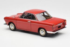 BMW 700 Sport Coupe Spanish Röd AUTOart 1:18 70652 Metall — bild 7 av 8