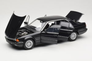 BMW 730i E32 Black Metallic Minichamps 1:18 100023002 Metall — bild 2 av 8