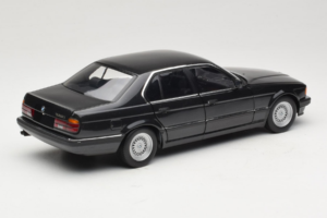 BMW 730i E32 Black Metallic Minichamps 1:18 100023002 Metall — bild 3 av 8