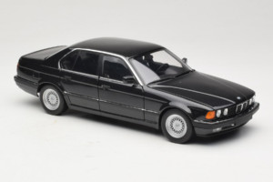 BMW 730i E32 Black Metallic Minichamps 1:18 100023002 Metall — bild 6 av 8