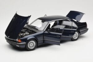 BMW 730i E32 Blå Metallic Minichamps 1:18 100023006 Metall — bild 2 av 8