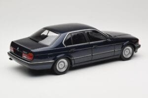 BMW 730i E32 Blå Metallic Minichamps 1:18 100023006 Metall — bild 3 av 8