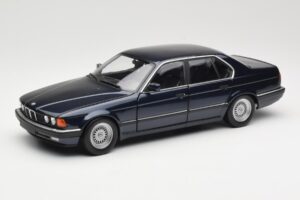 BMW 730i E32 Blå Metallic Minichamps 1:18 100023006 Metall