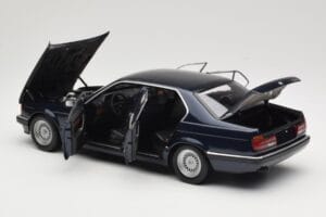 BMW 730i E32 Blå Metallic Minichamps 1:18 100023006 Metall — bild 5 av 8