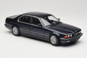 BMW 730i E32 Blå Metallic Minichamps 1:18 100023006 Metall — bild 6 av 8