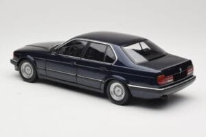 BMW 730i E32 Blå Metallic Minichamps 1:18 100023006 Metall — bild 7 av 8
