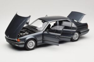 BMW 730i E32 Grey Metallic Minichamps 1:18 100023005 Metall — bild 2 av 8