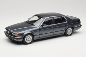 BMW 730i E32 Grey Metallic Minichamps 1:18 100023005 Metall