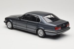 BMW 730i E32 Grey Metallic Minichamps 1:18 100023005 Metall — bild 7 av 8