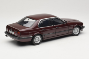 BMW 730i E32 Red Metallic Minichamps 1:18 100023001 Metall — bild 3 av 8