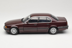 BMW 730i E32 Red Metallic Minichamps 1:18 100023001 Metall — bild 4 av 8