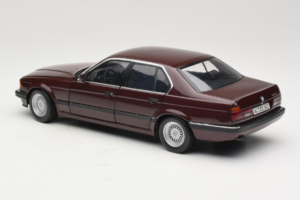 BMW 730i E32 Red Metallic Minichamps 1:18 100023001 Metall — bild 7 av 8
