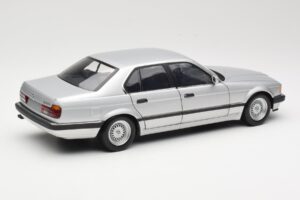 BMW 730i E32 Silver Minichamps 1:18 100023000 Metall — bild 3 av 8