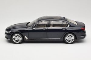 BMW 750Li F02 Imperial Blue Paragon 1:18 80432405586 Metall — bild 4 av 8