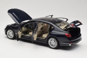 BMW 750Li F02 Imperial Blue Paragon 1:18 80432405586 Metall — bild 5 av 8