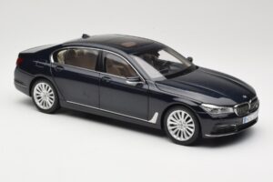BMW 750Li F02 Imperial Blue Paragon 1:18 80432405586 Metall — bild 6 av 8