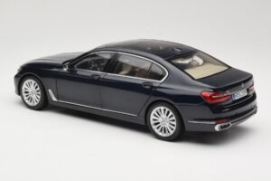 BMW 750Li F02 Imperial Blue Paragon 1:18 80432405586 Metall — bild 7 av 8