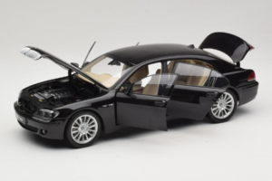 BMW 760Li E66 Individual Svart Kyosho 1:18 08573RB Metall — bild 2 av 8