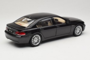 BMW 760Li E66 Individual Svart Kyosho 1:18 08573RB Metall — bild 3 av 8